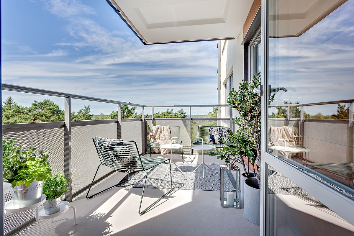 TRES BON RAPPORT QUALITE/PRIX! AVEC TOUT LE CONFORT DU NEUF : SPACIEUX BALCON, LARGE BAIE VITREE...