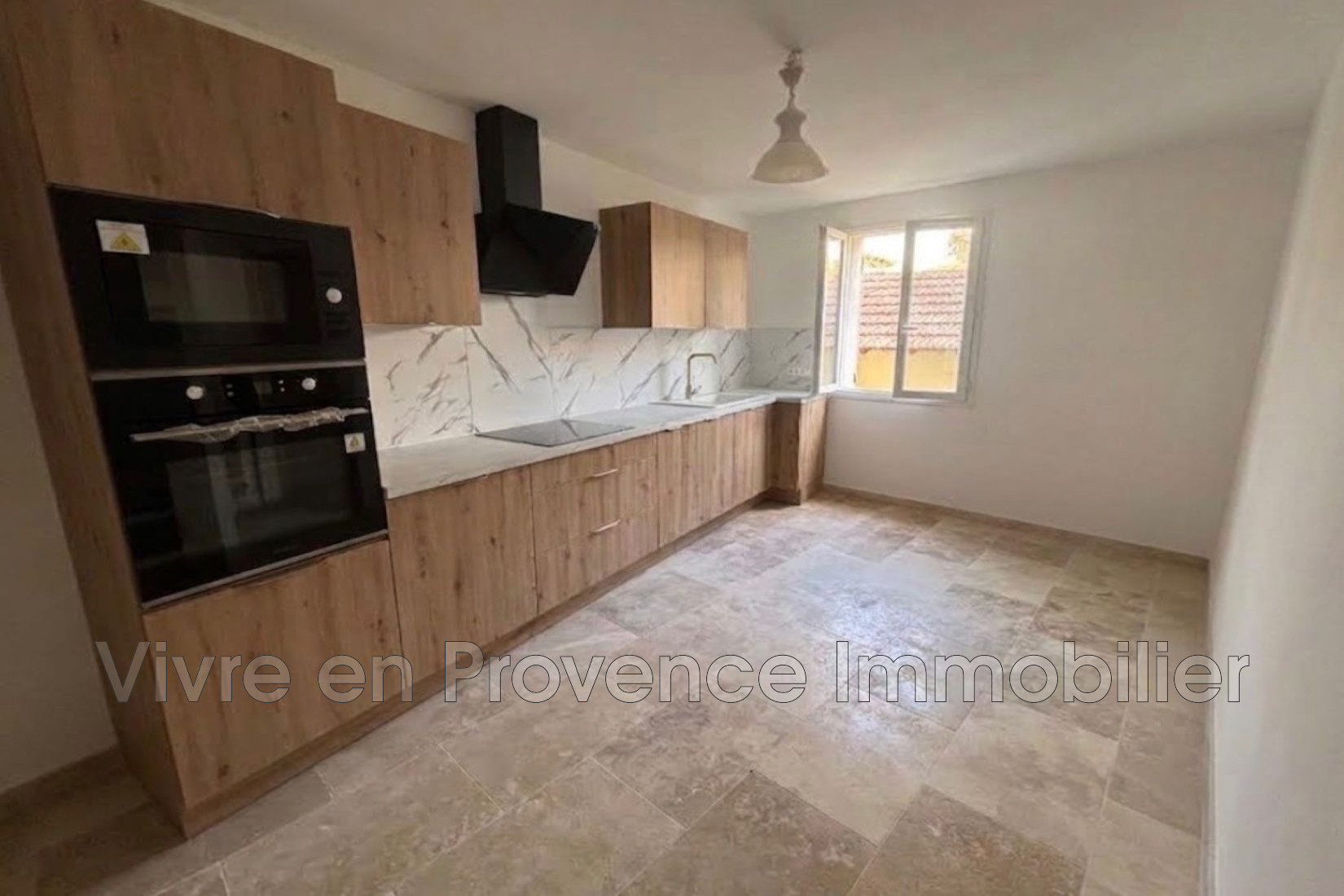 St Saturnin Les Avignon, centre, Maison de village de 82 M² H