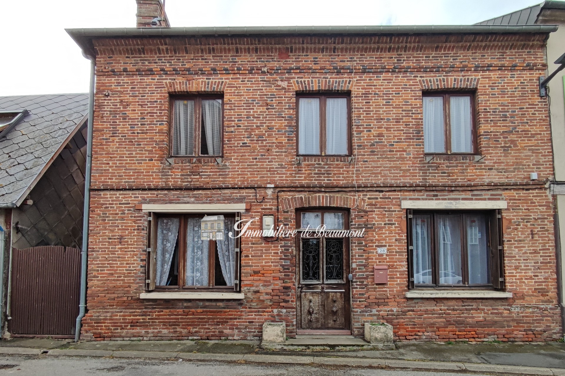 A la vente maison de bourg proche de Bernay 27300